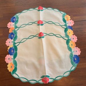Vintage Appliqué Floral placemats - set of 3